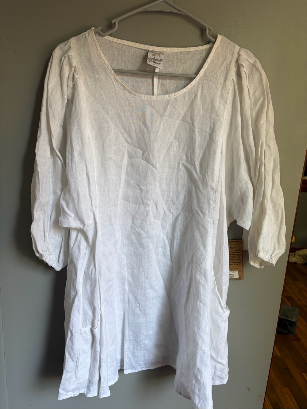 NWT Relaxed White Linen Tunic with Scoop Neck